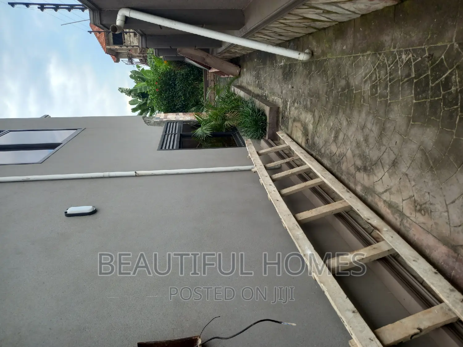 Furnished 6bdrm Duplex in Kisaasi Corporate, Nakawa for sale in Nakawa