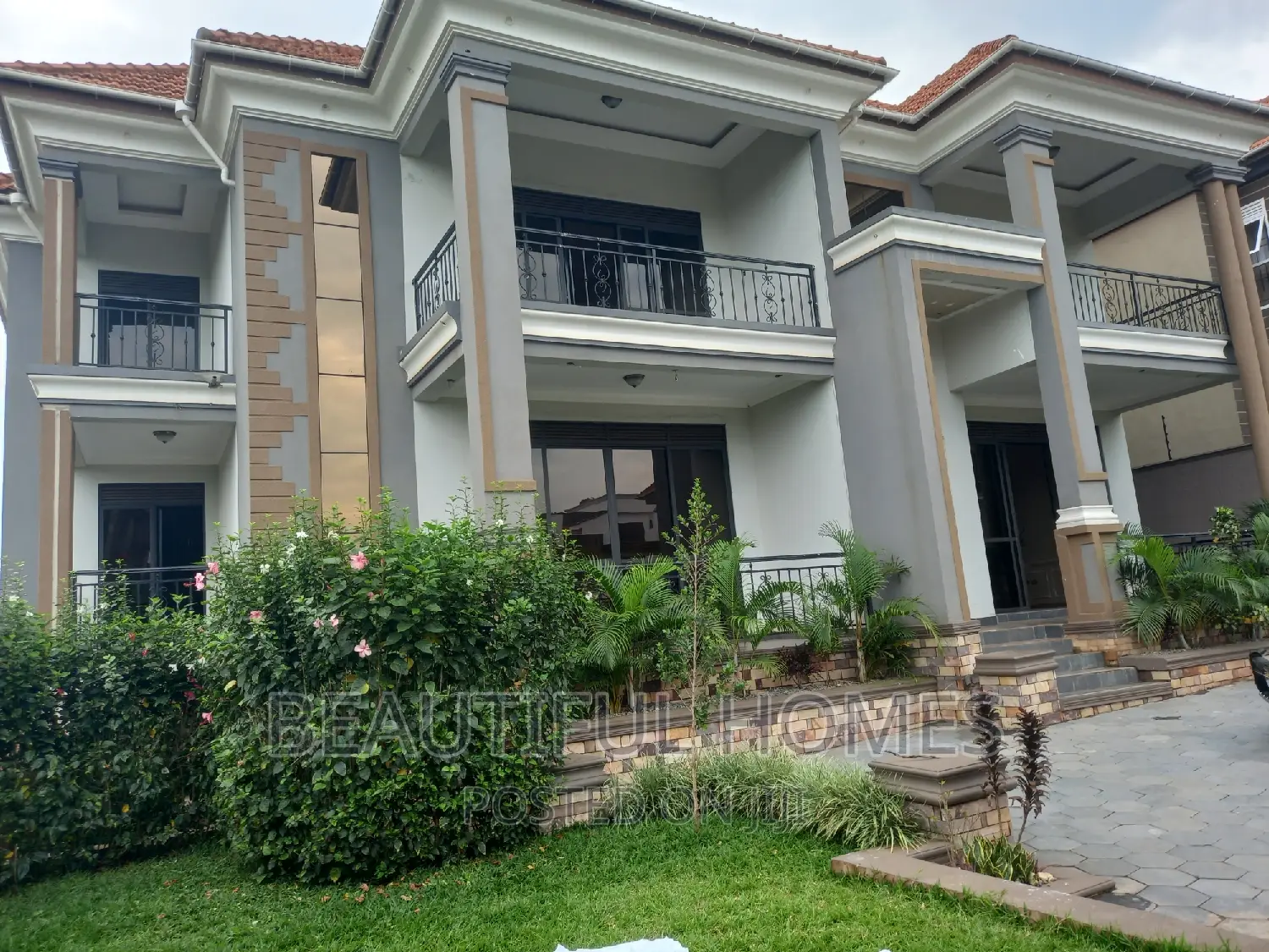 Furnished 6bdrm Duplex in Kisaasi Corporate, Nakawa for sale in Nakawa