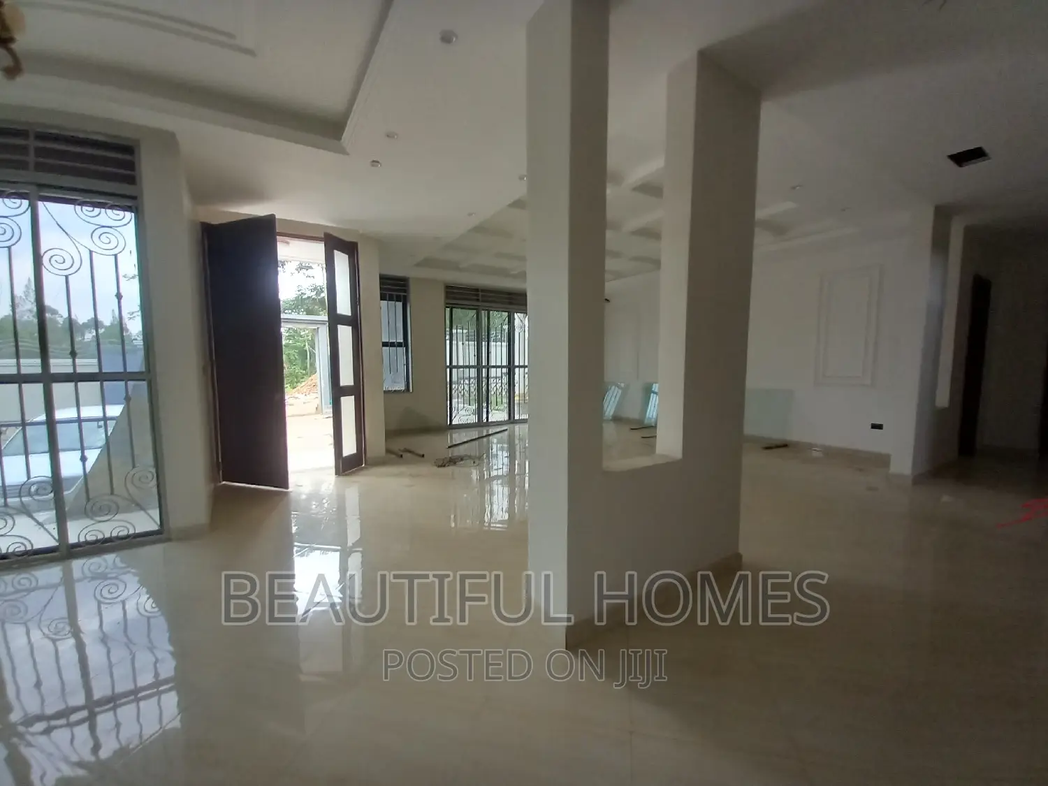 Furnished 6bdrm Duplex in Kira for sale in Kira
