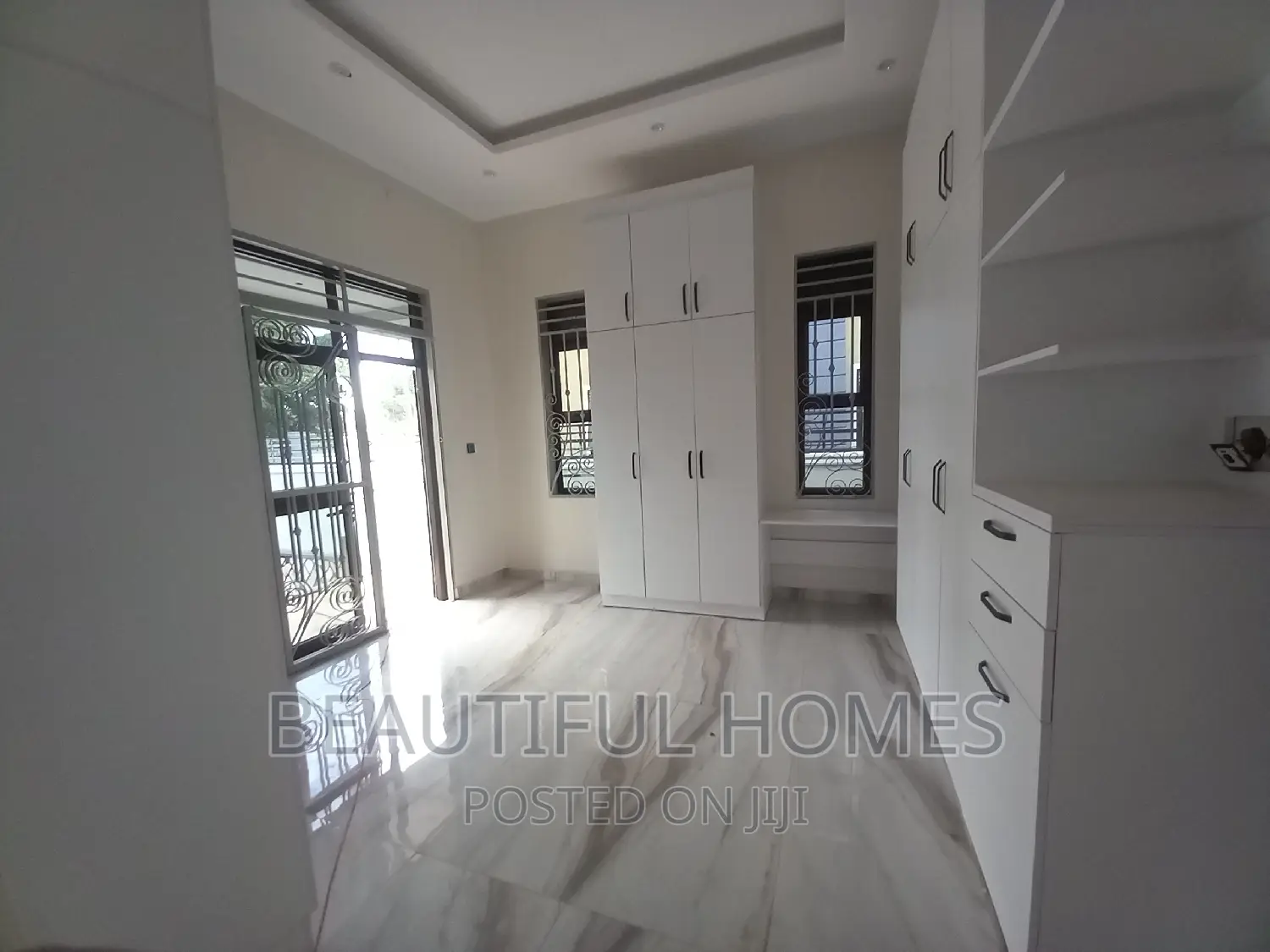 Furnished 6bdrm Duplex in Kira for sale in Kira