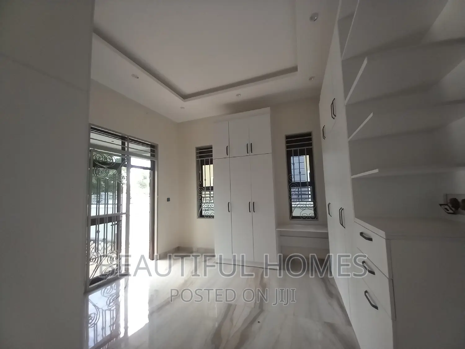 Furnished 6bdrm House in Kira Ministers for sale in Kira