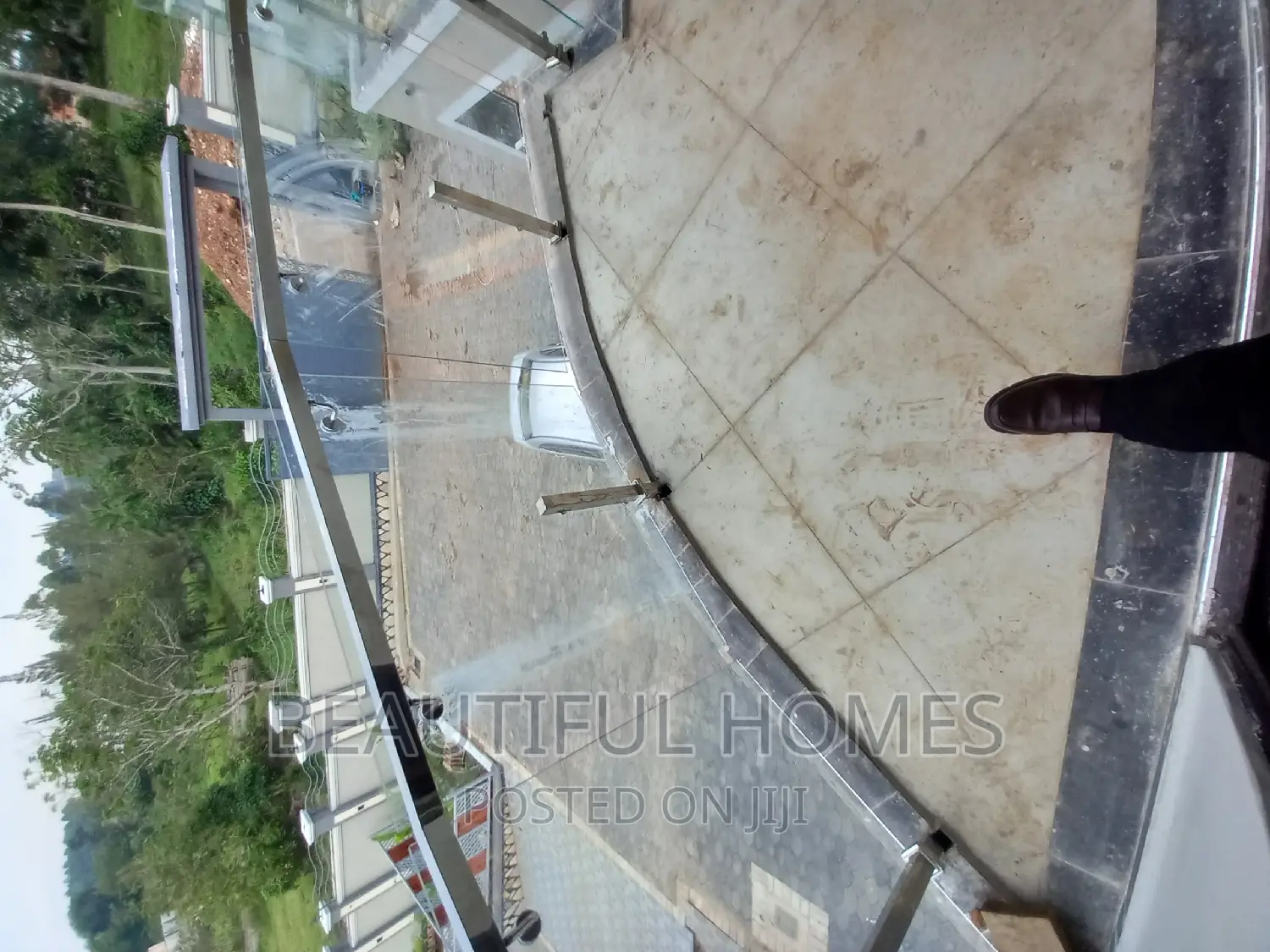 Furnished 6bdrm Duplex in Kira Mamerito Lane for sale in Kira