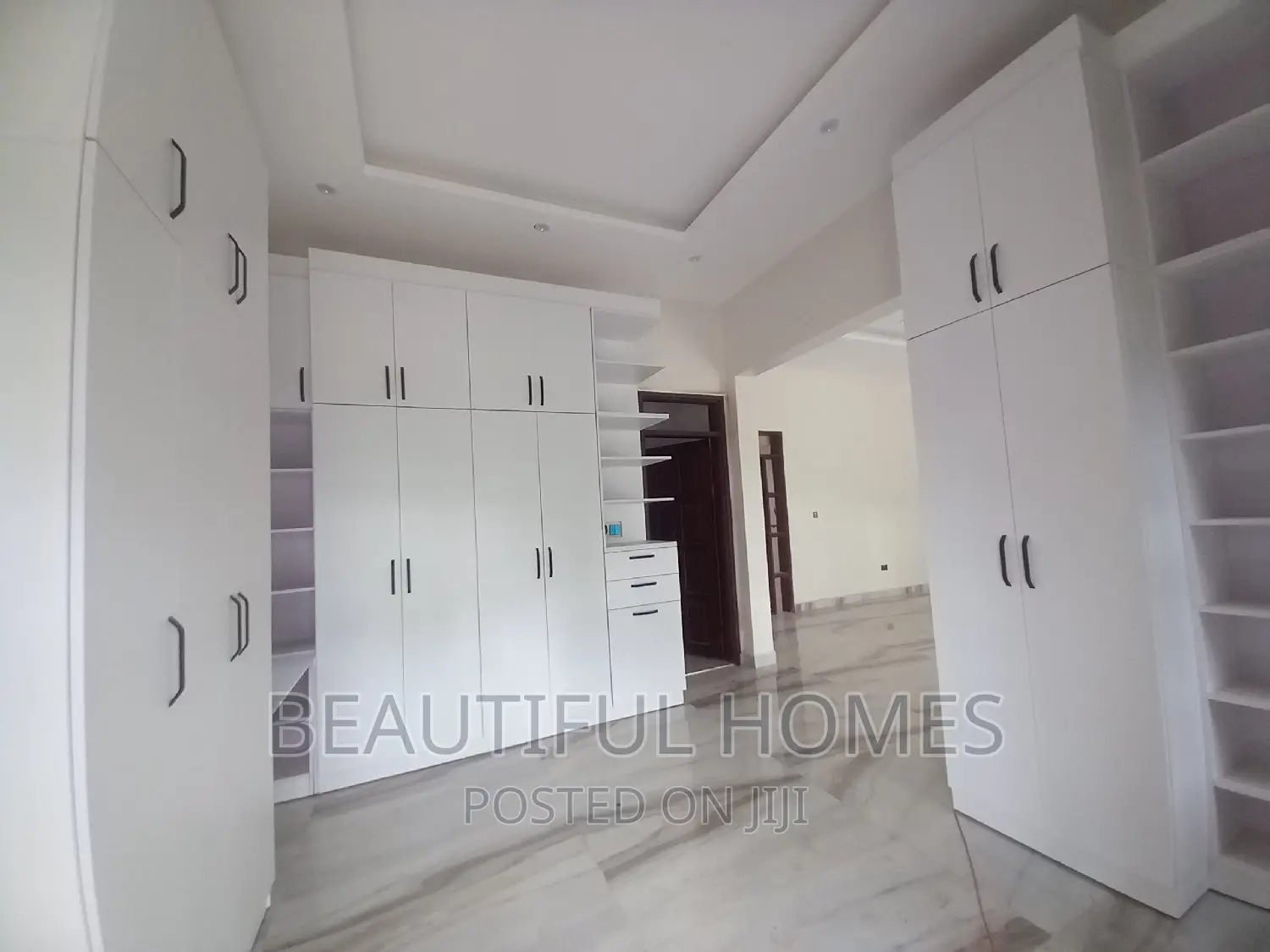 Furnished 6bdrm Mansion in Kira for sale in Kira