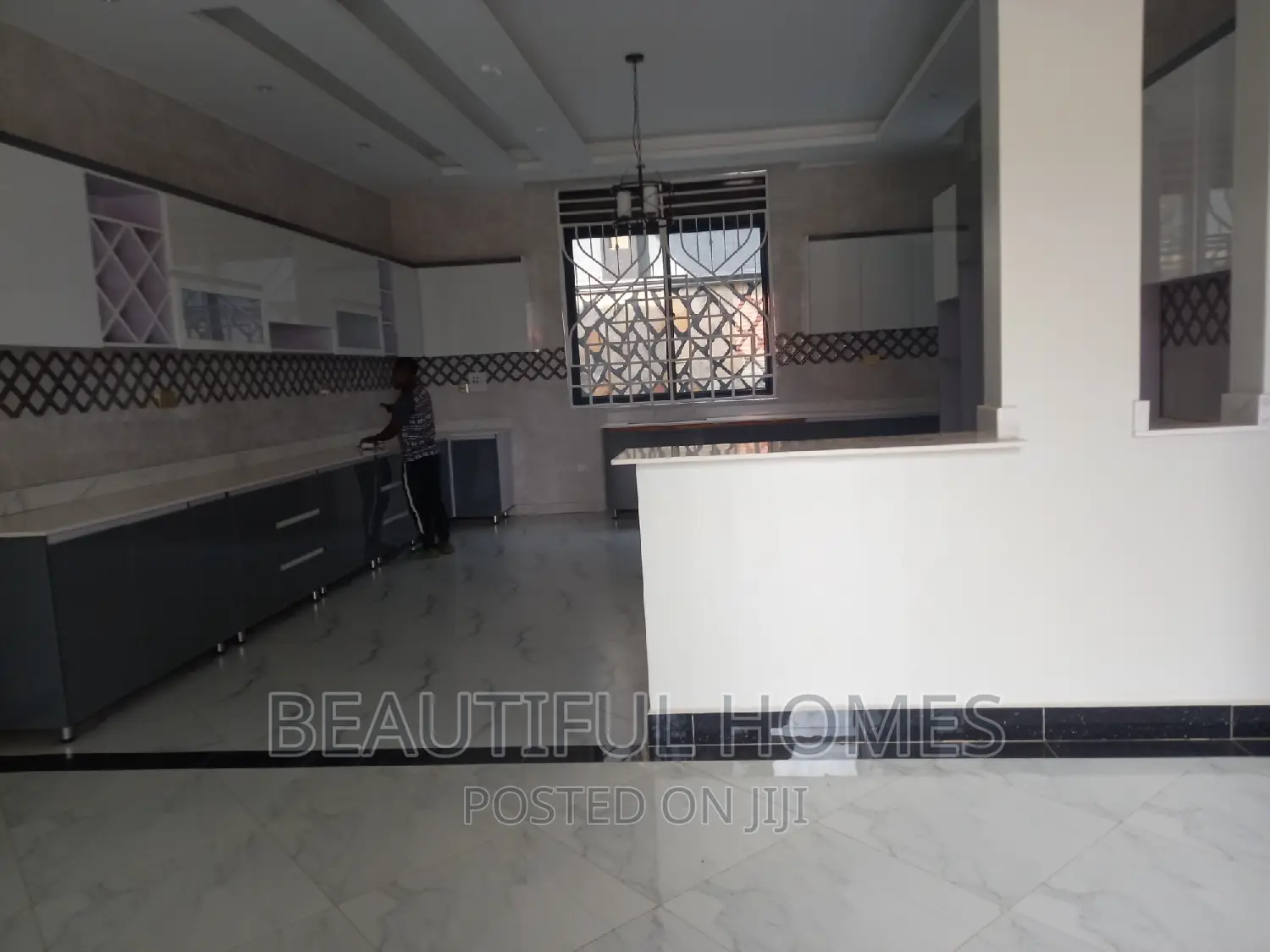 Furnished 6bdrm Mansion in Kira Tarmacked Lane, Nakawa for sale in Nakawa