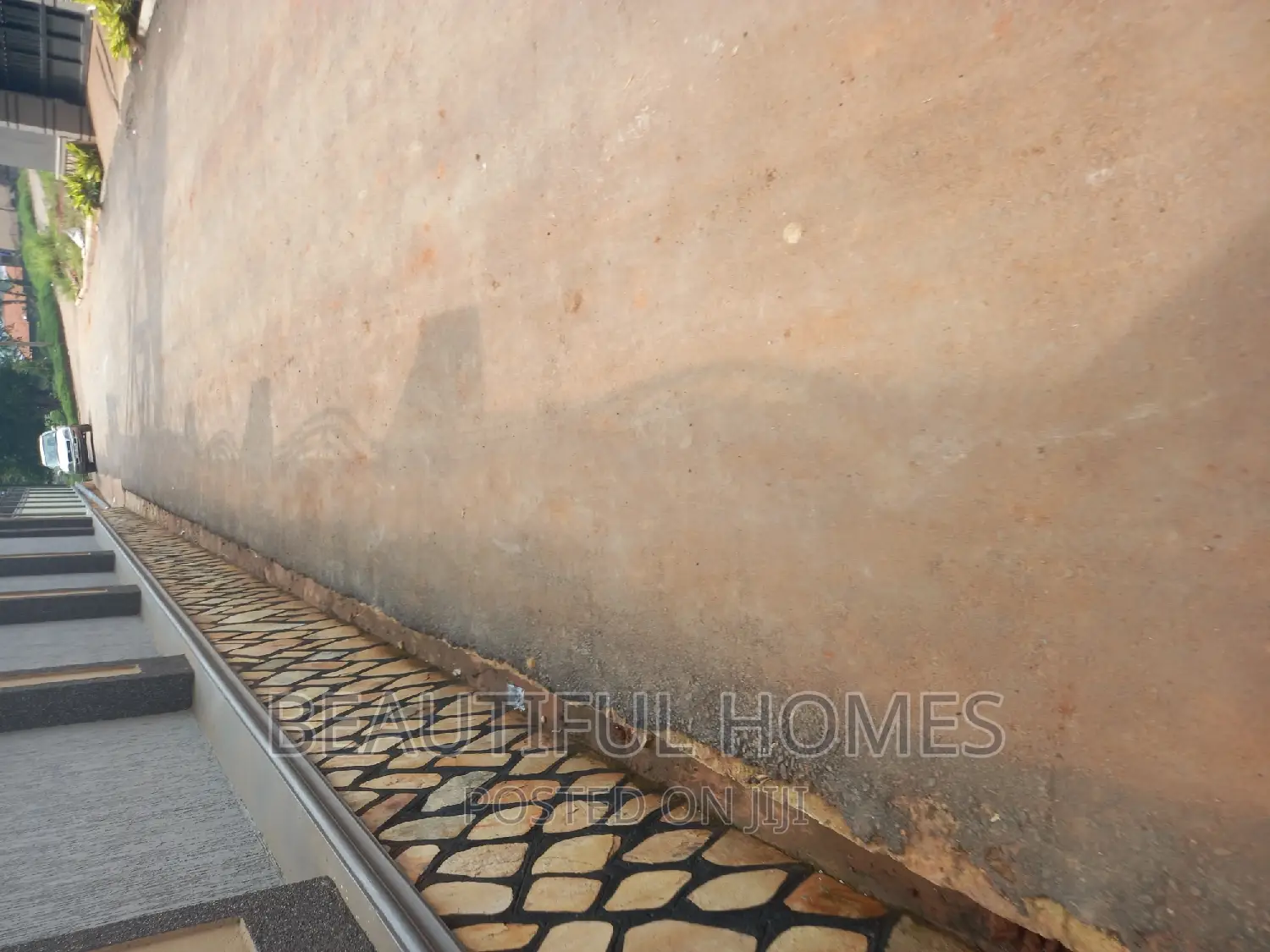 Furnished 6bdrm House in Kira Diplomat for sale in Kira