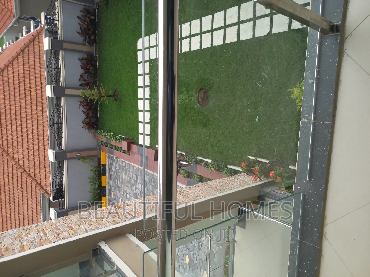 Furnished 6bdrm House in Kira Diplomat for sale in Kira