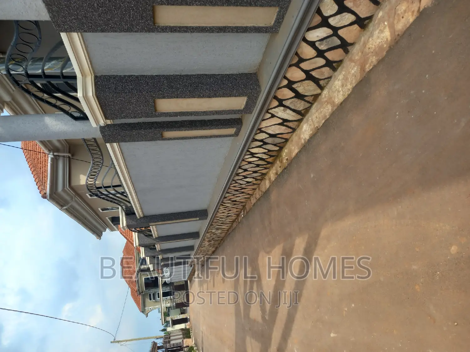 Furnished 6bdrm Mansion in Kira Along Mamerito for sale in Kira