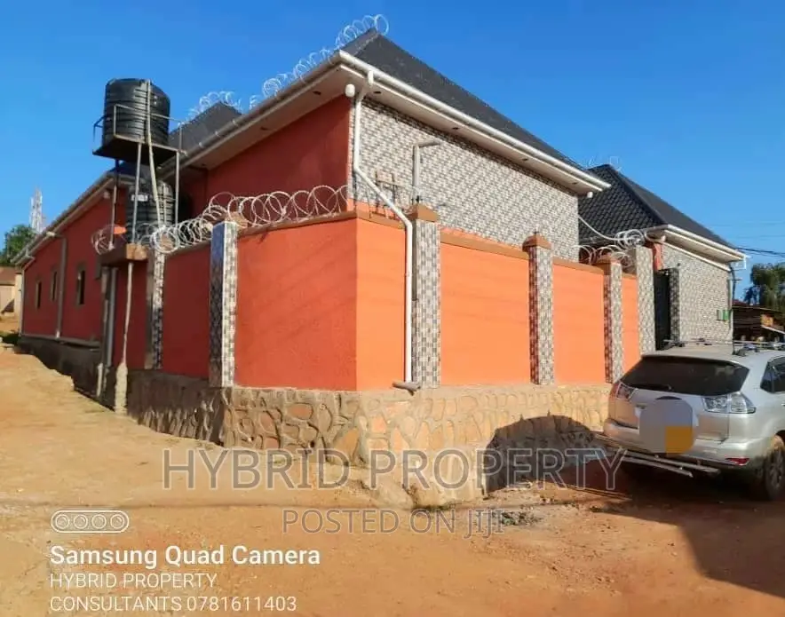 10bdrm Apartment in Kasubi~Kawaala Along, Rubaga for sale in Rubaga