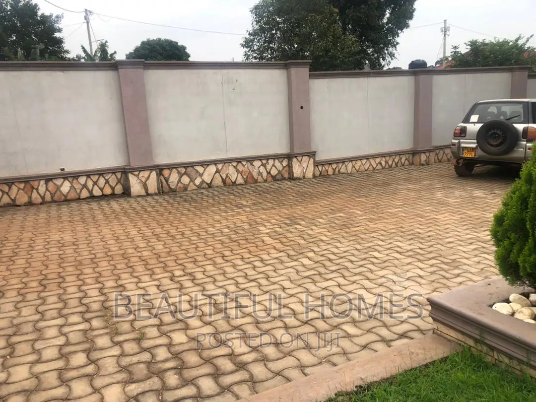 Furnished 4bdrm Bungalow in Kira for sale in Kira