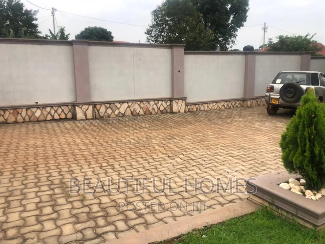 Furnished 4bdrm Bungalow in Kira for sale in Kira