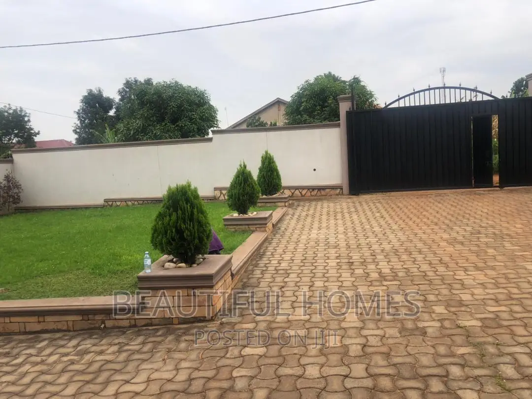 Furnished 4bdrm Bungalow in Kira for sale in Kira