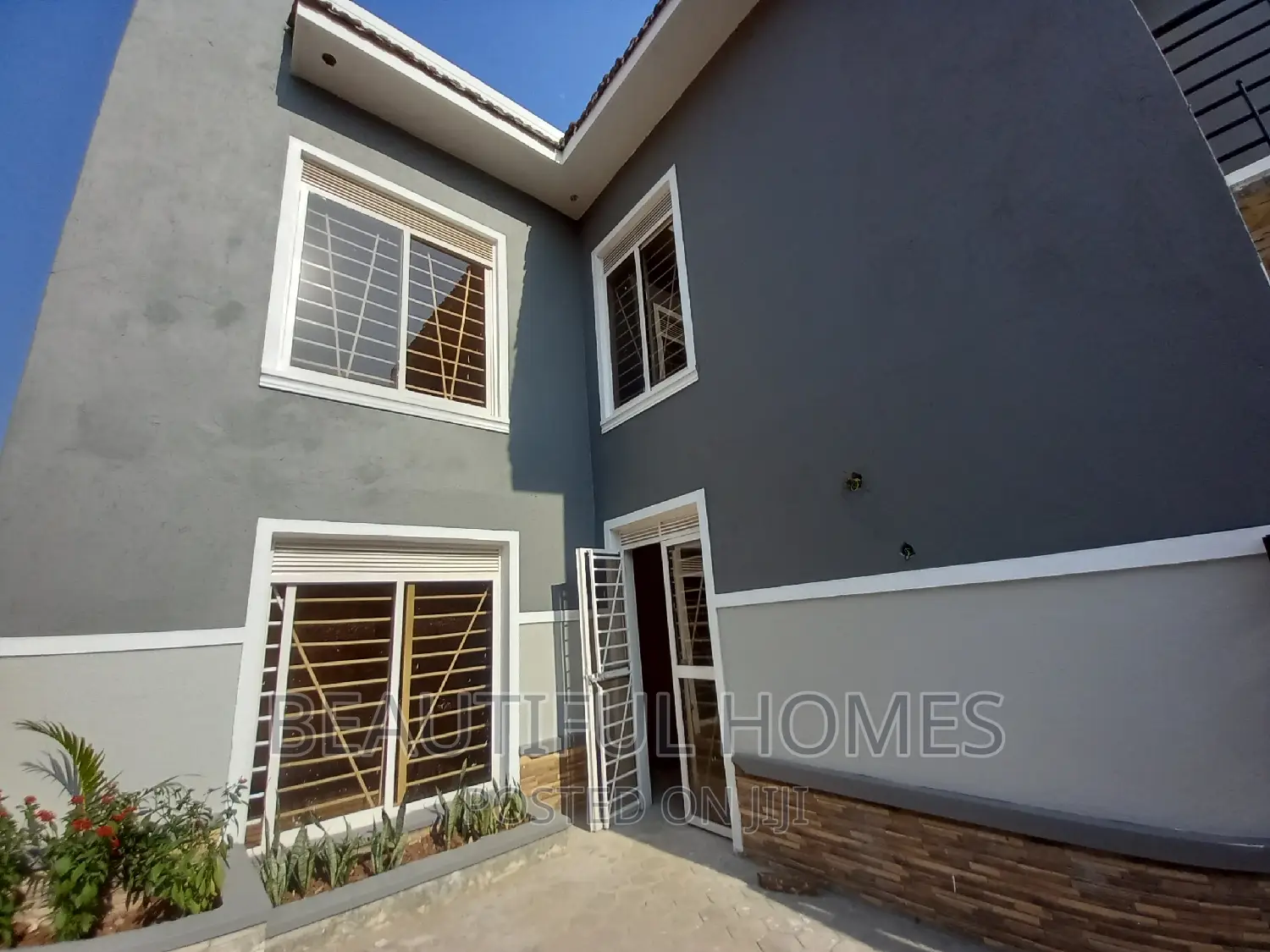 Furnished 4bdrm Maisonette in Kira Tarmacked for sale in Kira