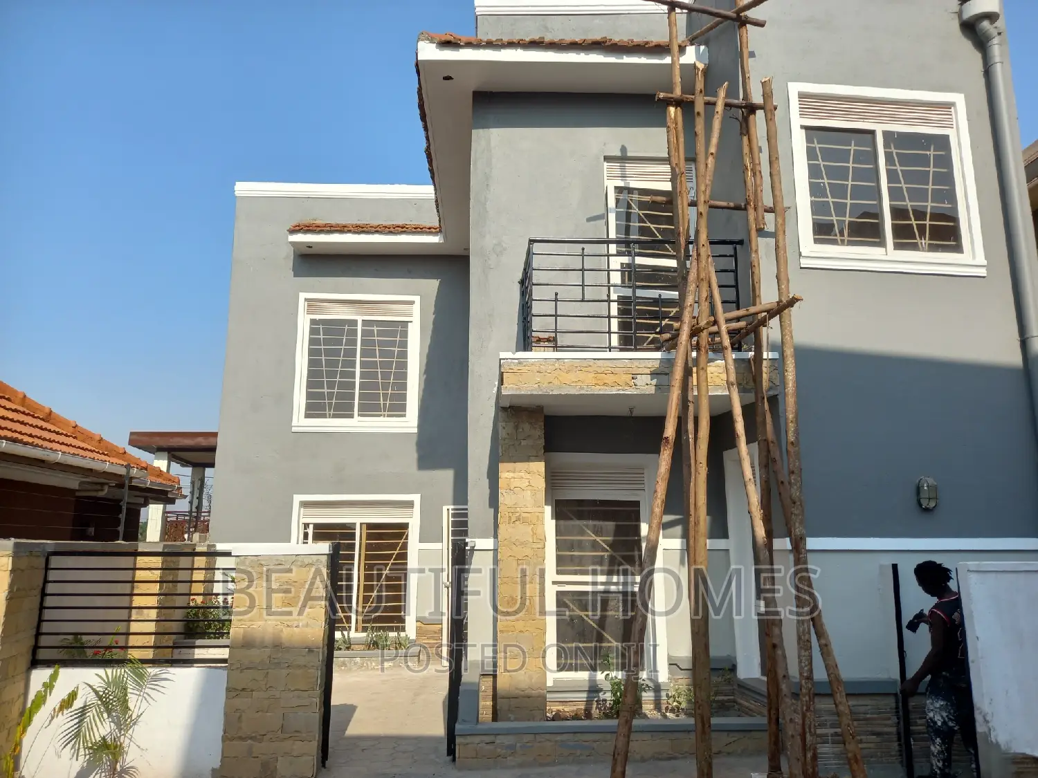 Furnished 4bdrm Maisonette in Kira Tarmacked for sale in Kira