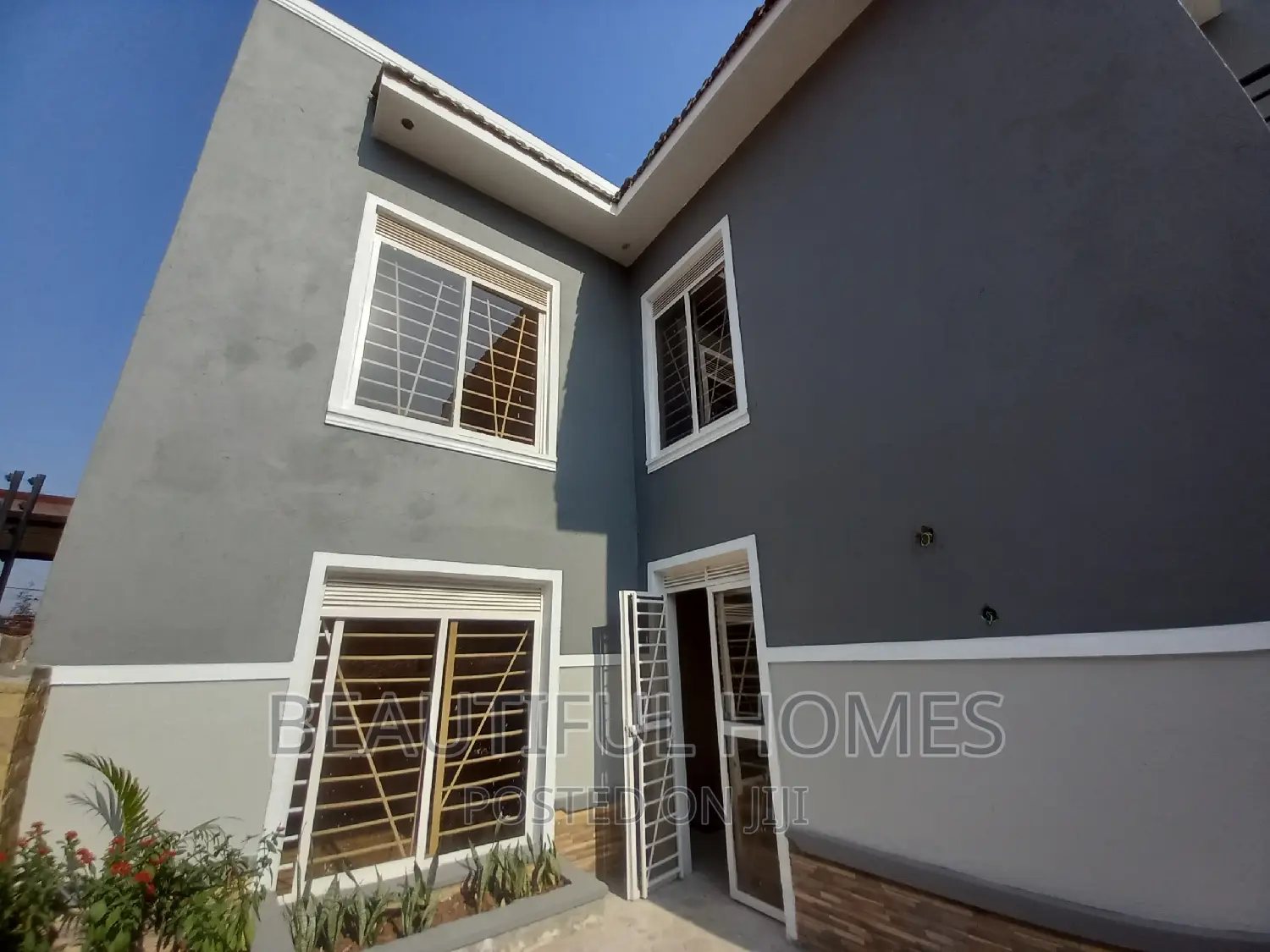 Furnished 4bdrm Maisonette in Kira Tarmacked for sale in Kira