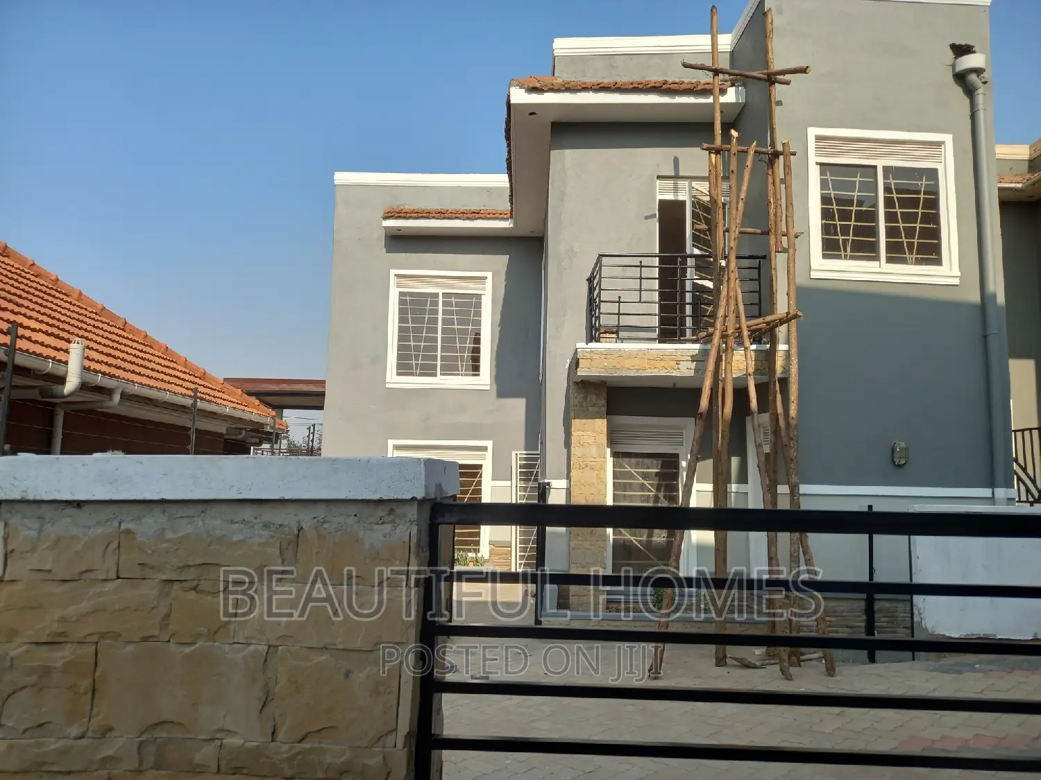 Furnished 4bdrm Maisonette in Kira Tarmacked for sale in Kira