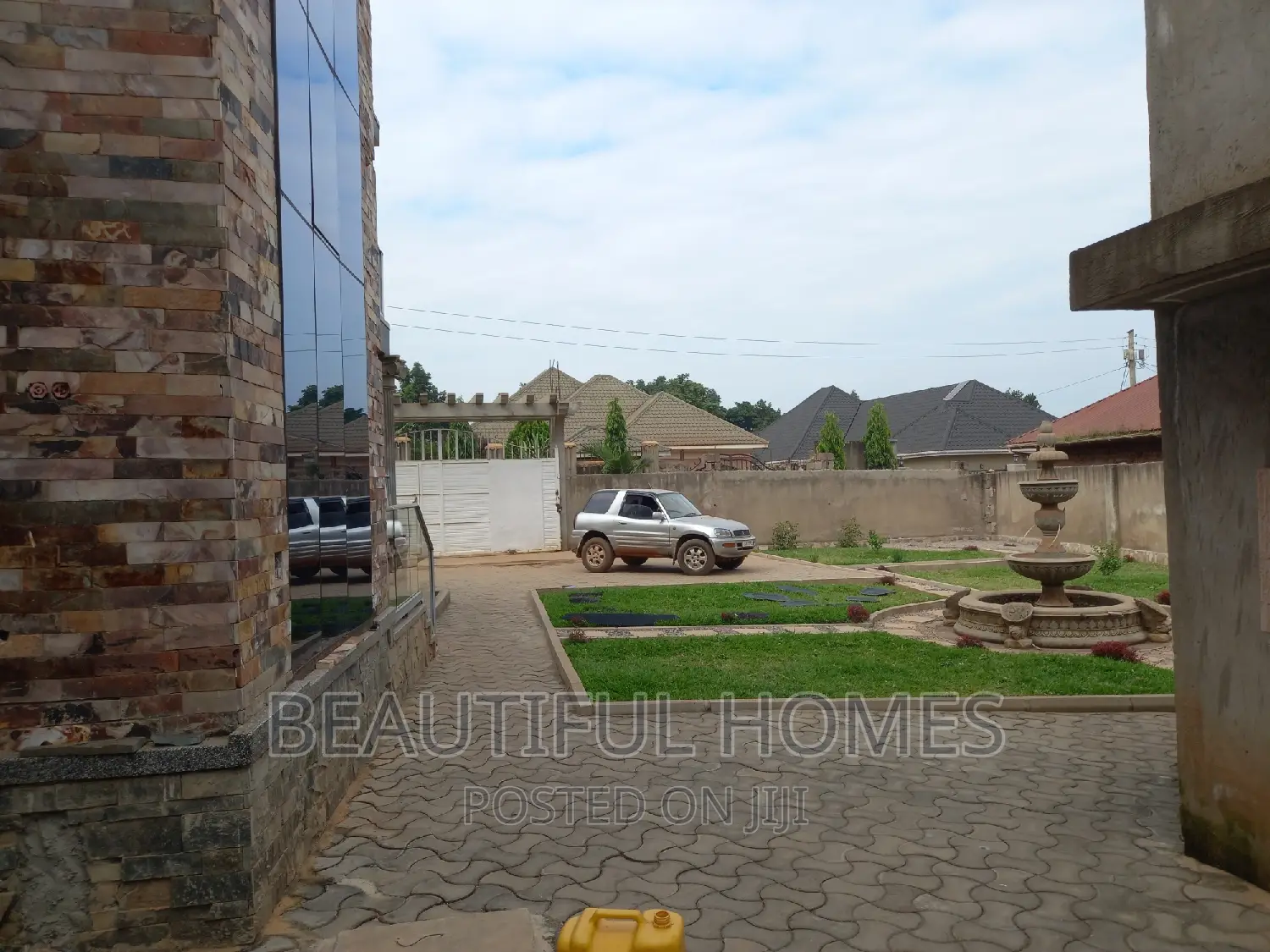 Furnished 6bdrm Duplex in Nakwero Nice, Kira for sale in Kira