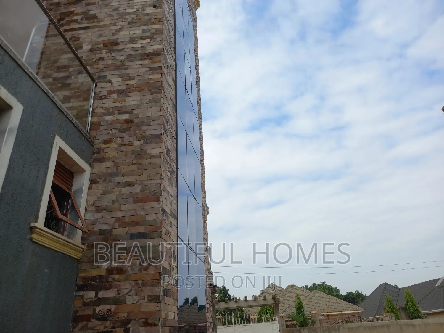 Furnished 6bdrm Duplex in Nakwero Nice, Kira for sale in Kira