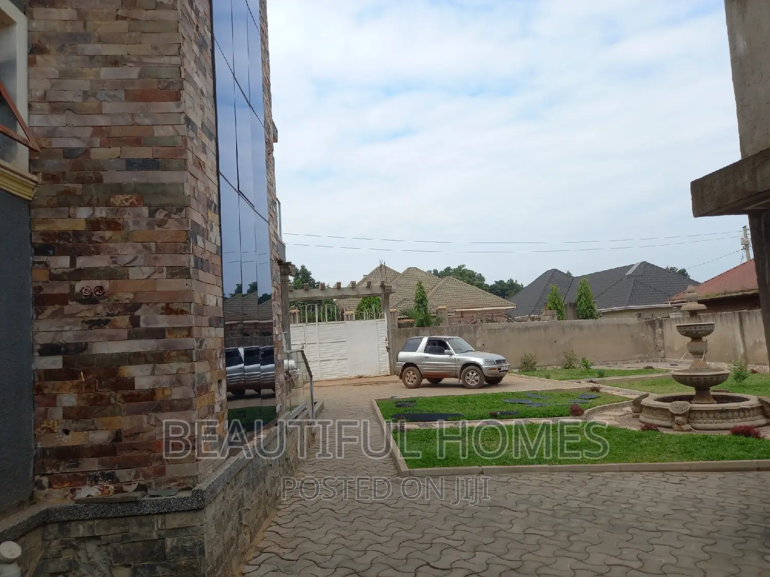 Furnished 6bdrm Duplex in Nakwero Nice, Kira for sale in Kira