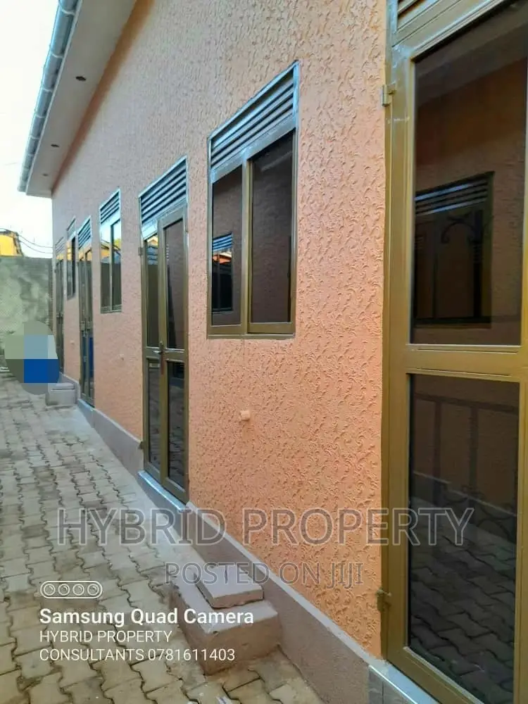 7bdrm Apartment in Kasubi~Kawaala Along, Rubaga for sale in Rubaga