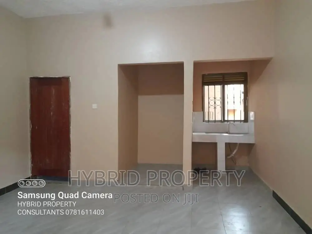 7bdrm Apartment in Kasubi~Kawaala Along, Rubaga for sale in Rubaga