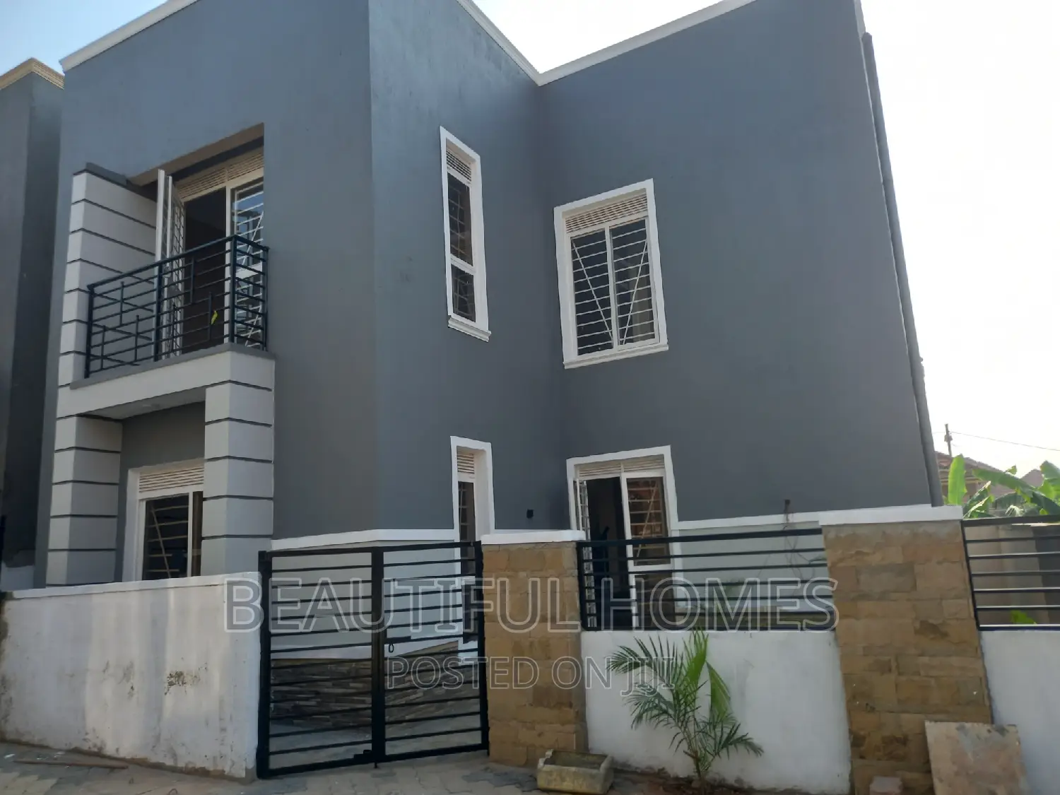 Furnished 4bdrm Duplex in Kira Tarmack, Central Division for sale in Central Division