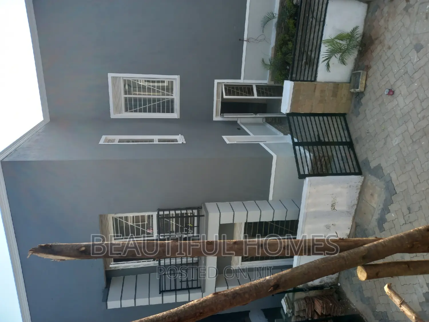 Furnished 4bdrm Duplex in Kira Tarmack, Central Division for sale in Central Division