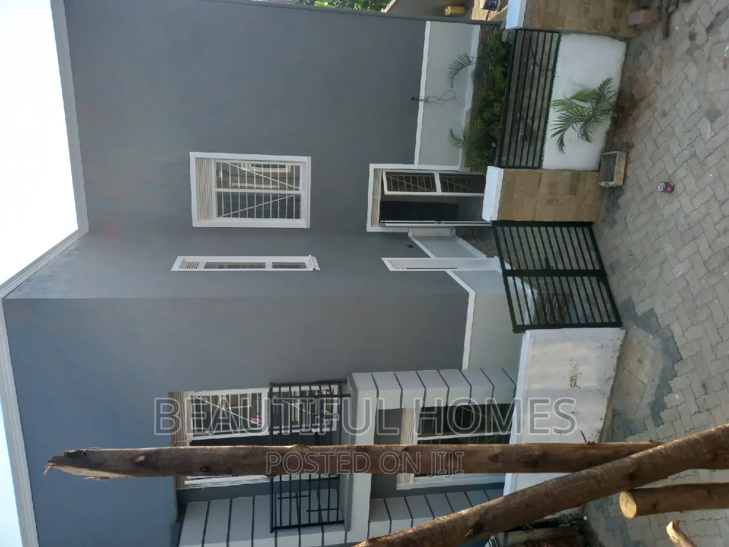Furnished 4bdrm Duplex in Kira Tarmack, Central Division for sale in Central Division