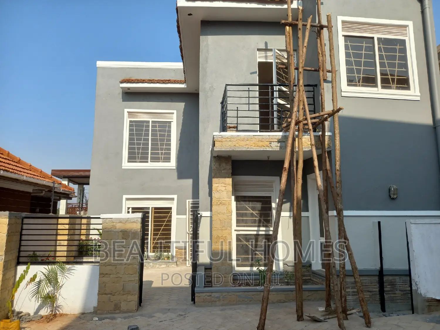 Furnished 4bdrm Maisonette in Kira Corporate, Central Division in Central Division