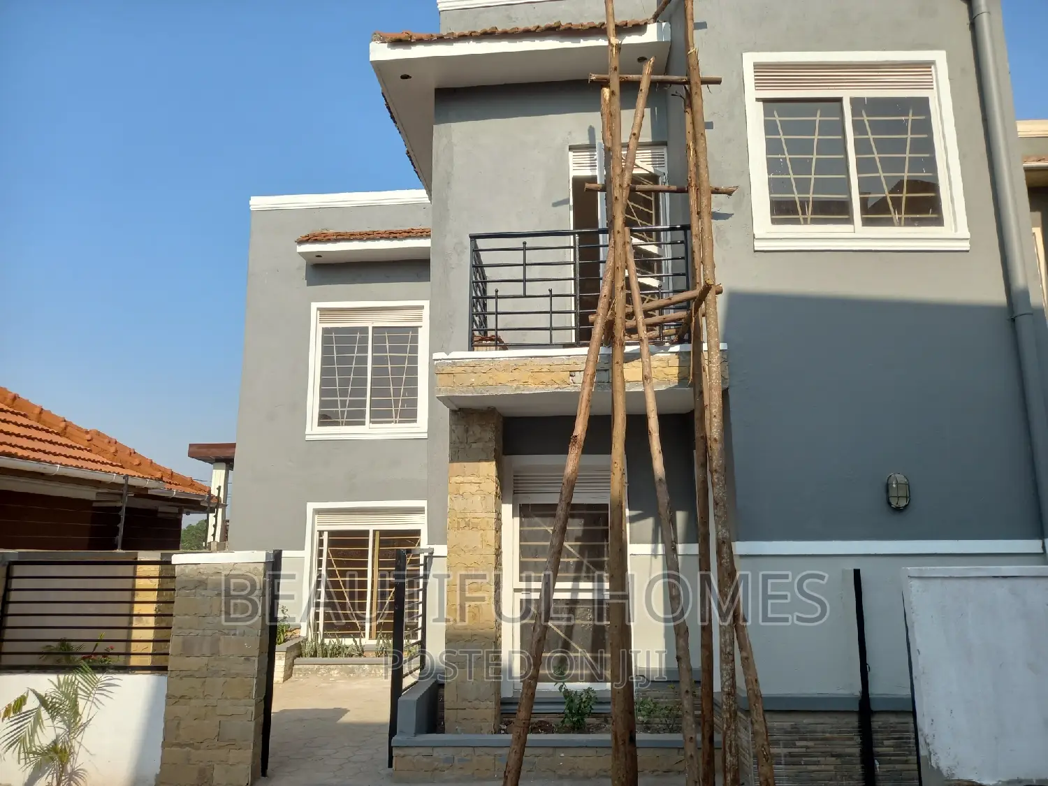 Furnished 4bdrm Maisonette in Kira 1 for sale in Kira