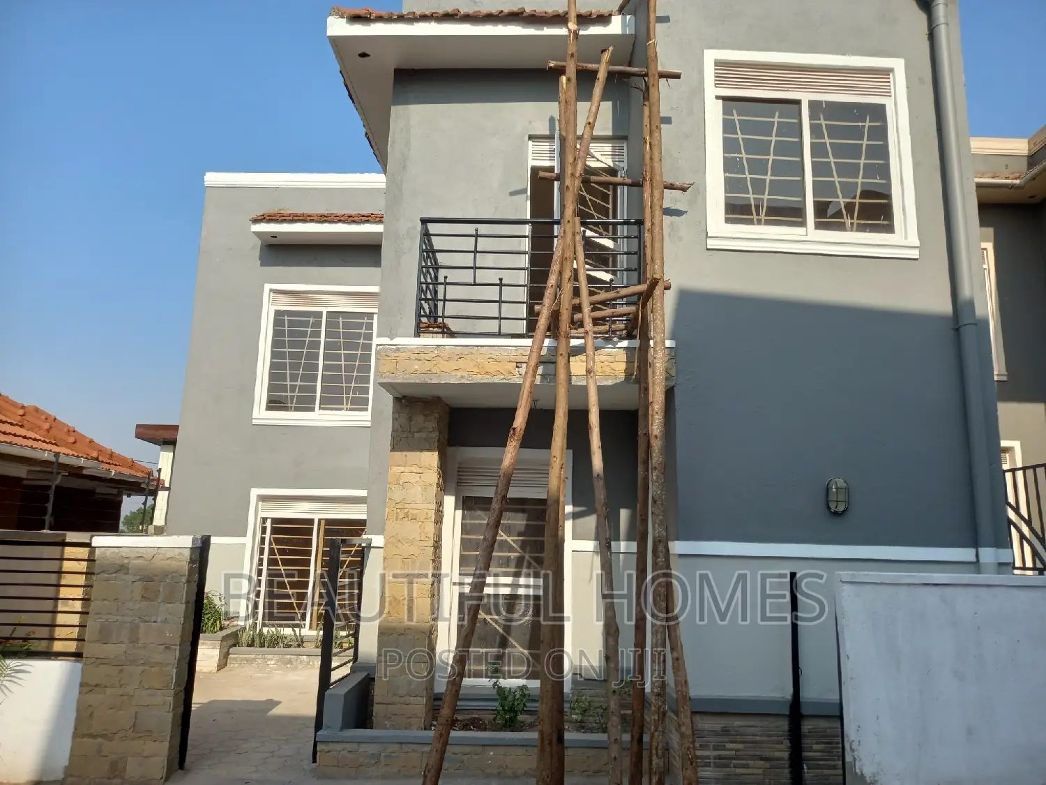 Furnished 4bdrm Maisonette in Kira 1 for sale in Kira