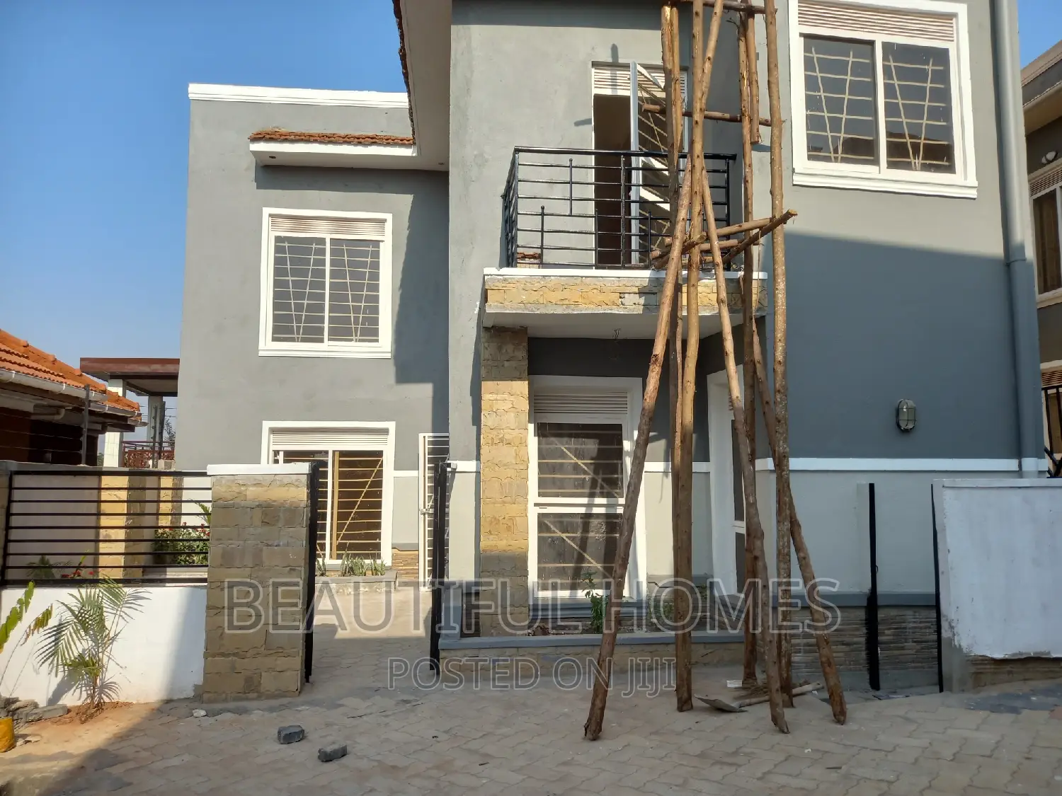 Furnished 4bdrm Maisonette in Kira 1 for sale in Kira