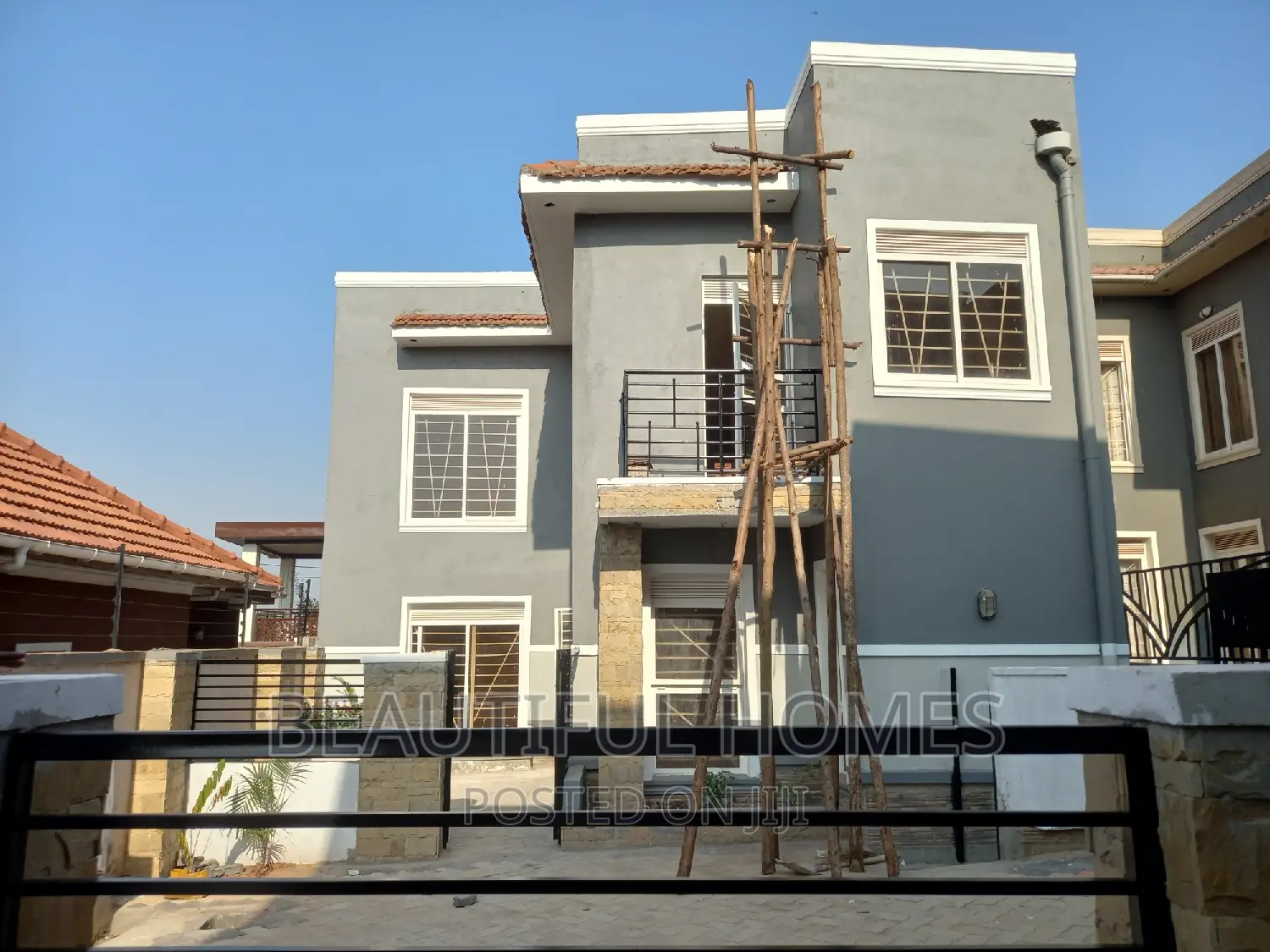 Furnished 4bdrm Villa in Kira Tarmacked Gated for sale in Kira