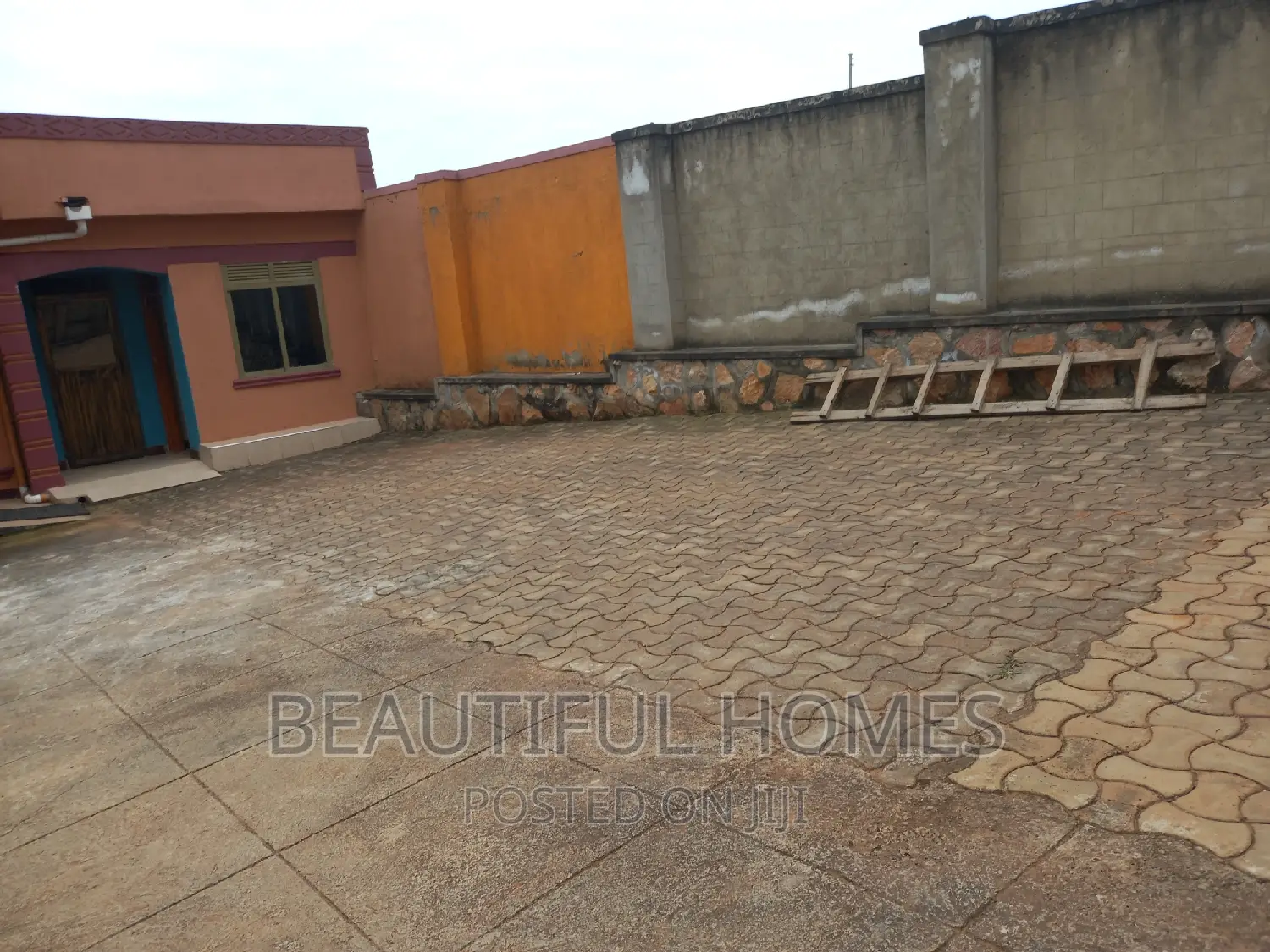 Furnished 4bdrm Maisonette in Nakwero, Kira for sale in Kira