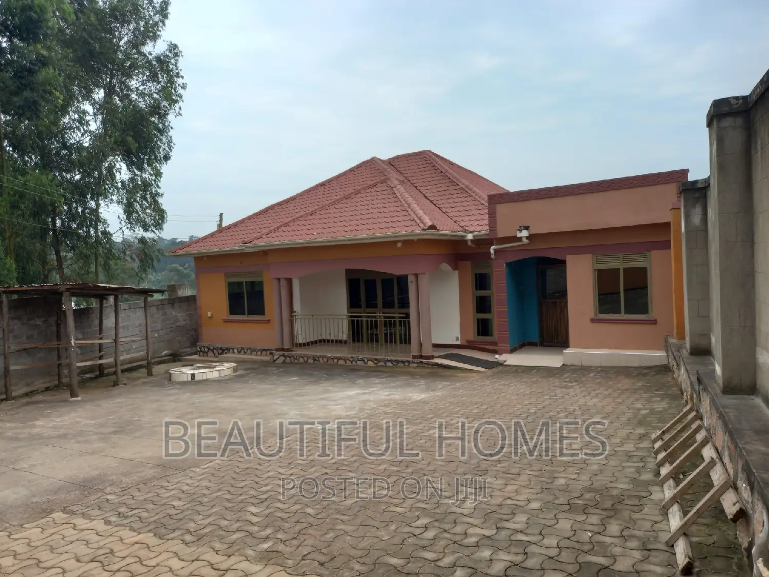 Furnished 4bdrm Maisonette in Nakwero, Kira for sale in Kira