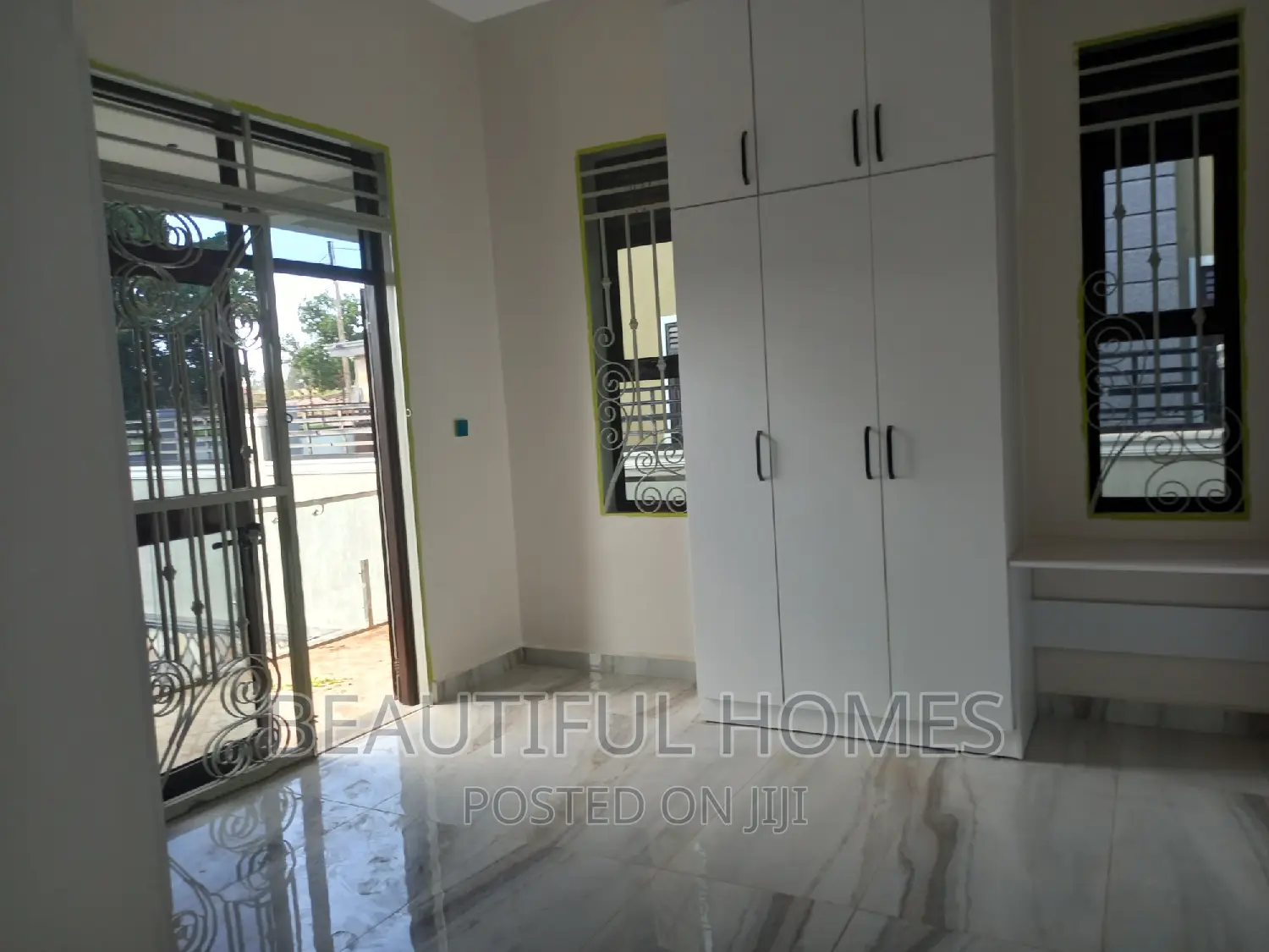 Furnished 6bdrm Mansion in Kira Rich Estate for sale in Kira