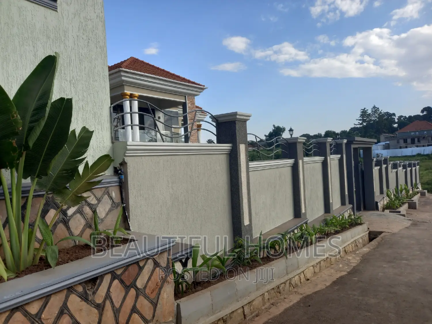 Furnished 6bdrm Duplex in Kira All Rich Estate for sale in Kira