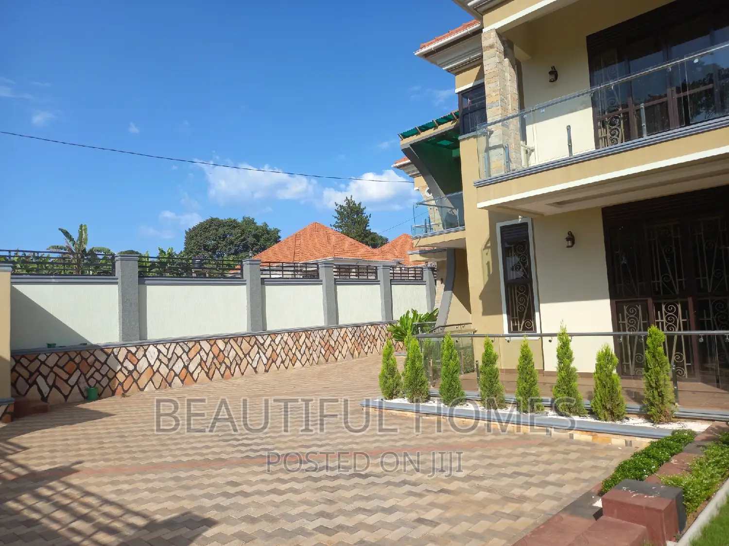 Furnished 6bdrm House in Kira Tarmack Close for sale in Kira
