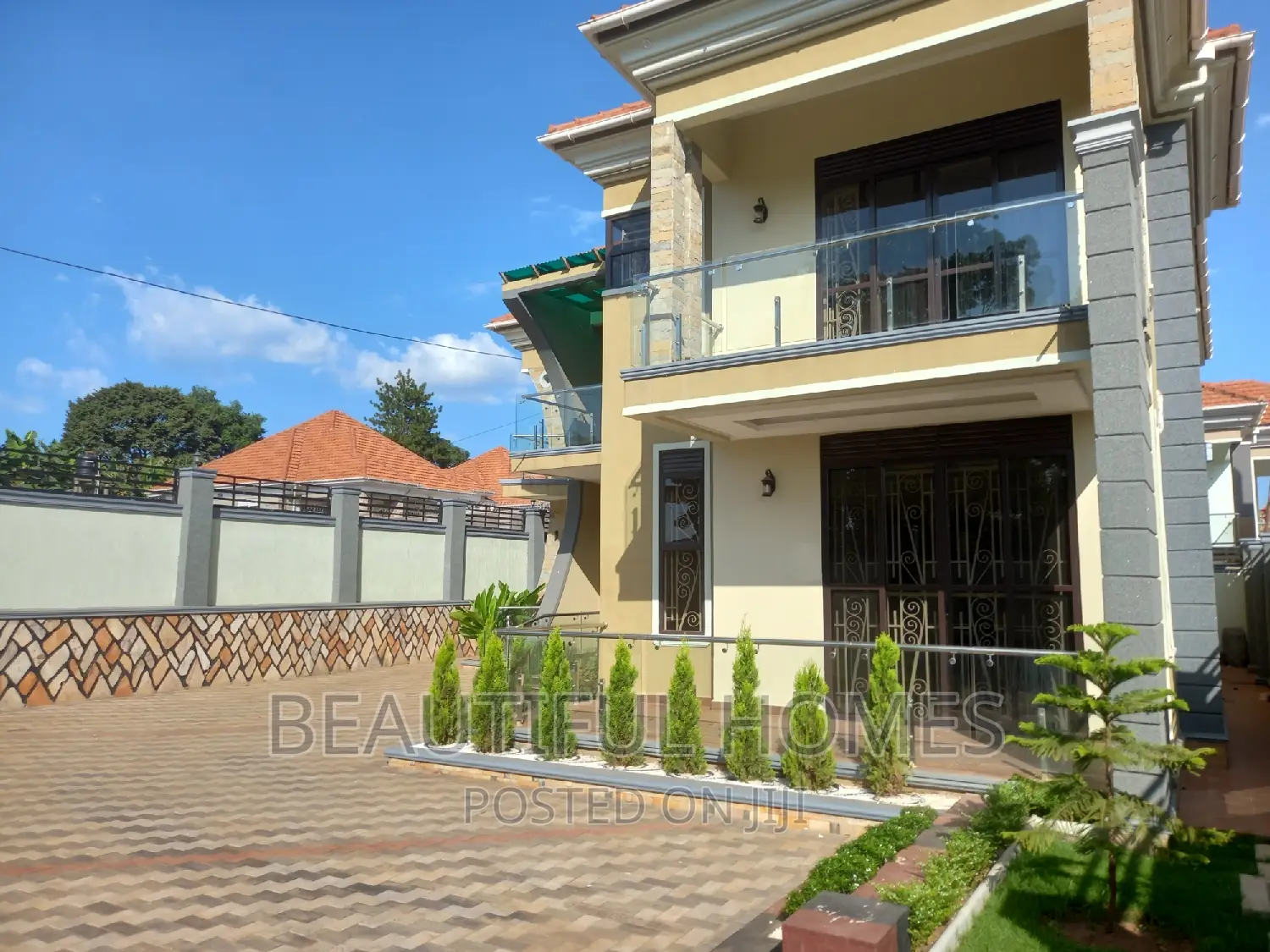 Furnished 6bdrm House in Kira Tarmack Close for sale in Kira