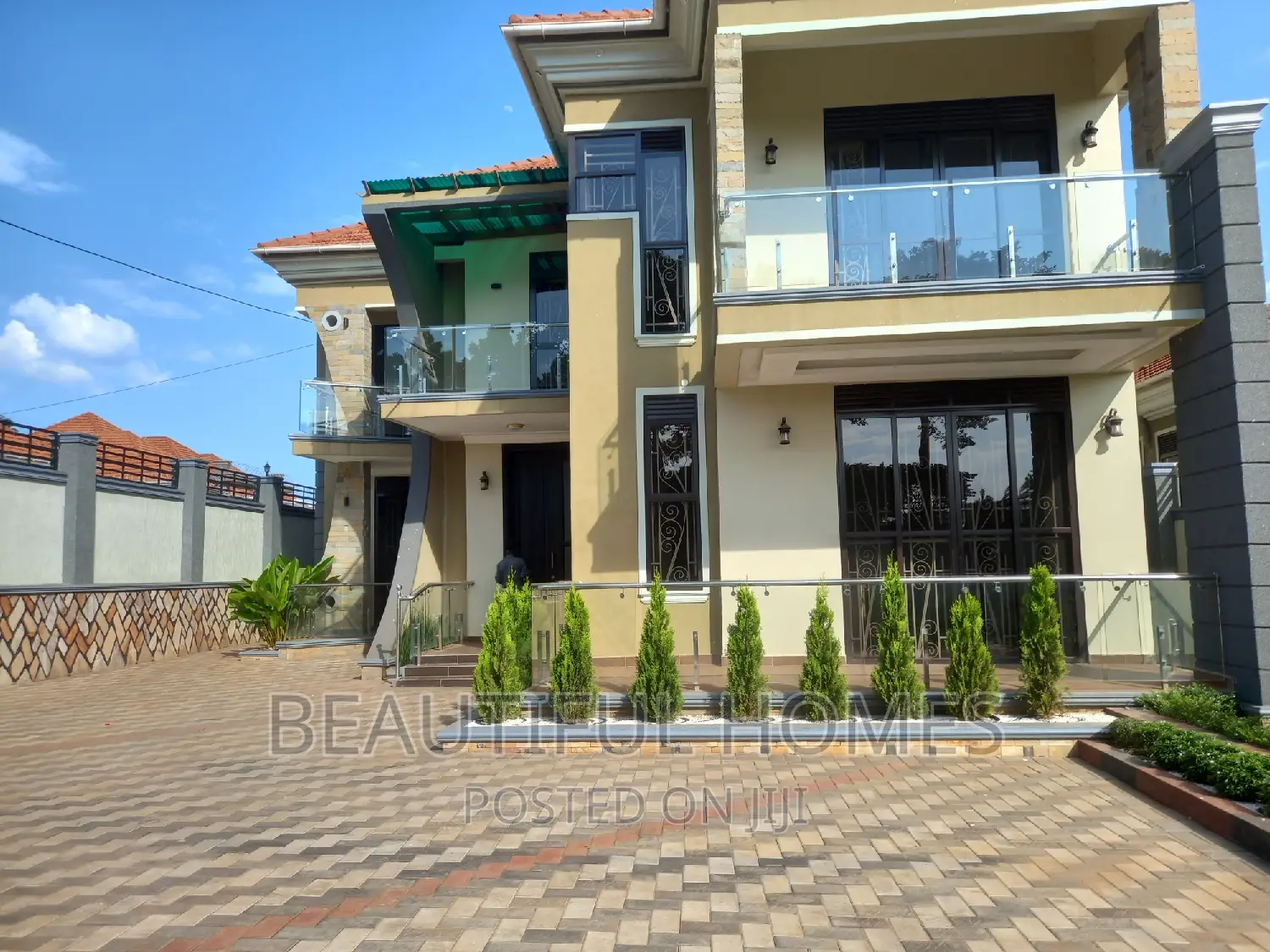 Furnished 6bdrm House in Kira Tarmack Close for sale in Kira