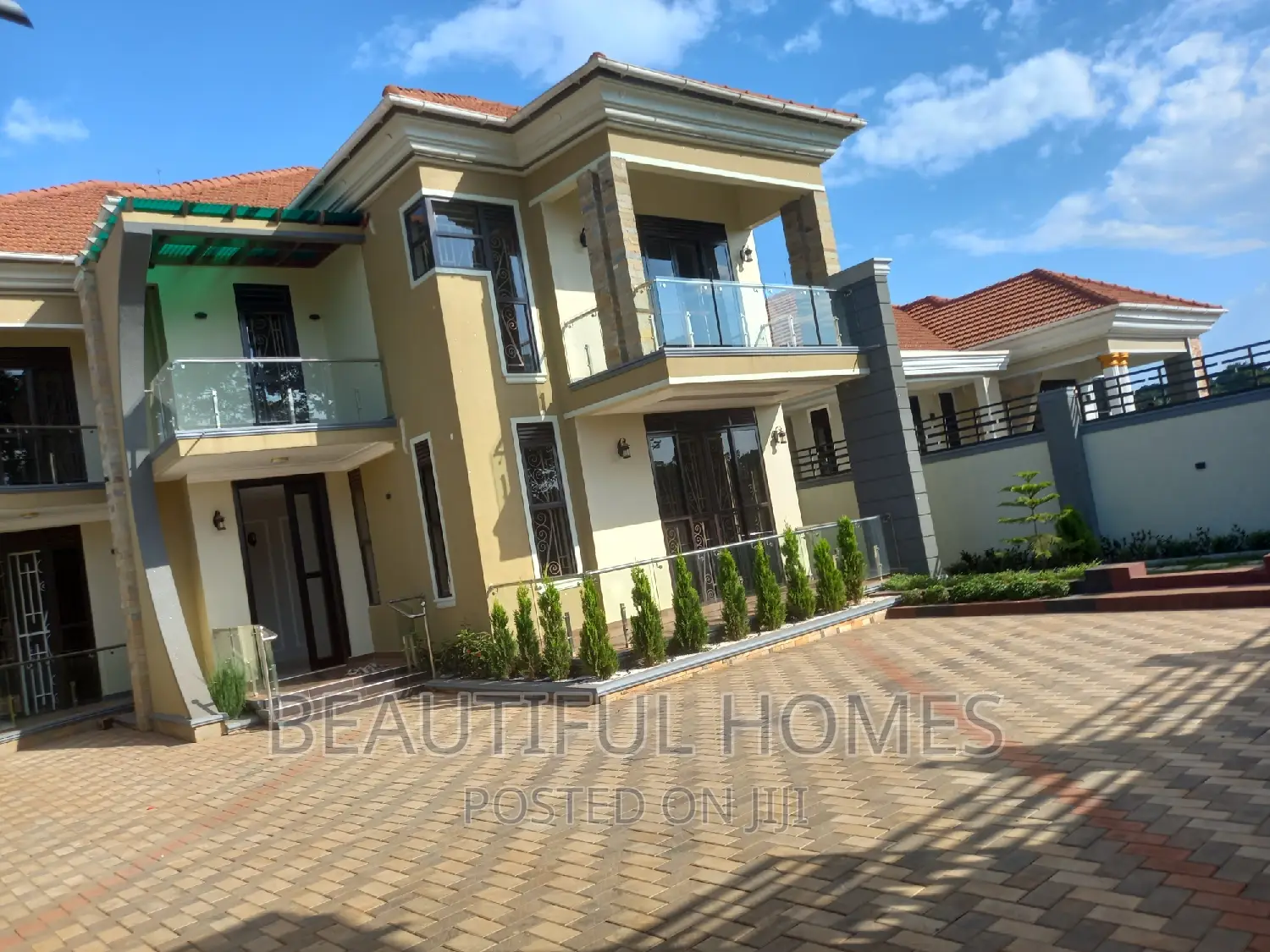 Furnished 6bdrm House in Kira Tarmack Close for sale in Kira