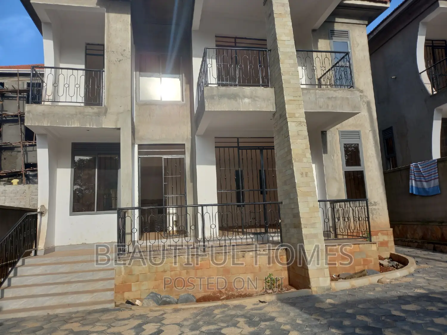 Furnished 4bdrm Duplex in Kira for sale in Kira