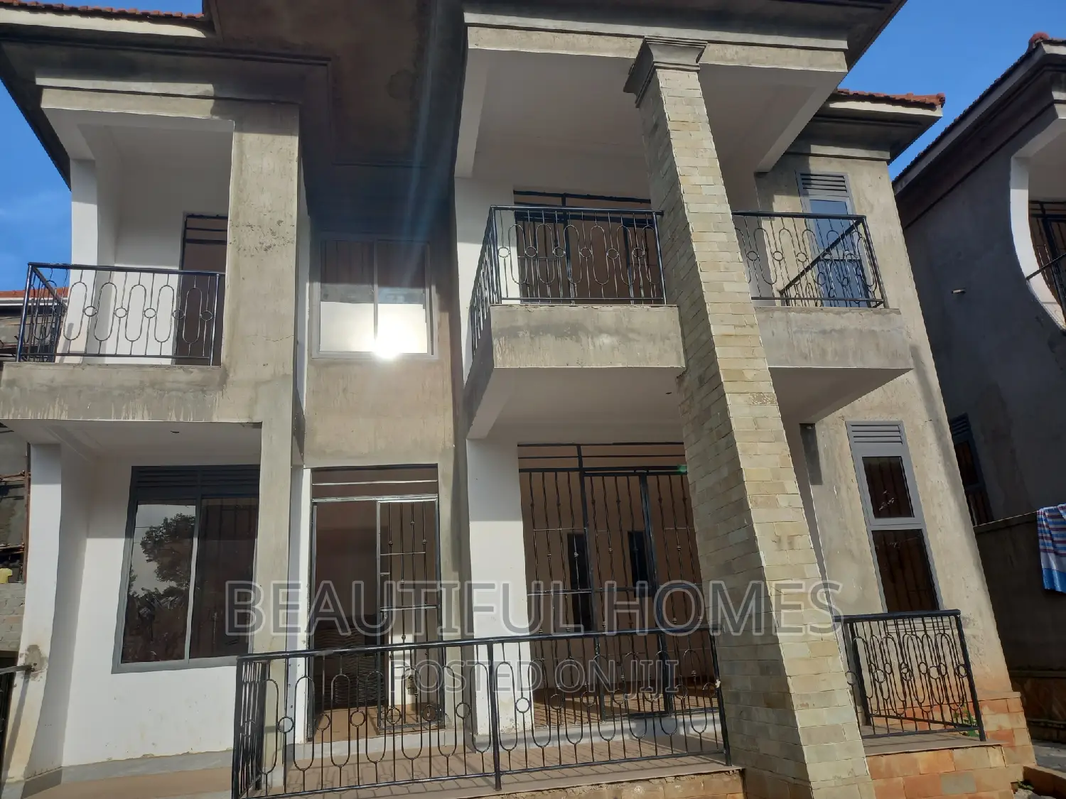 Furnished 4bdrm Duplex in Kira for sale in Kira