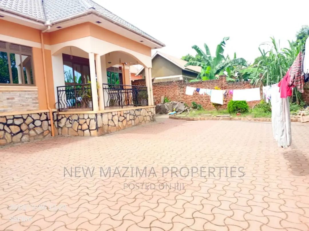 3bdrm Bungalow in Bulenga Town, Division A for sale in Division A