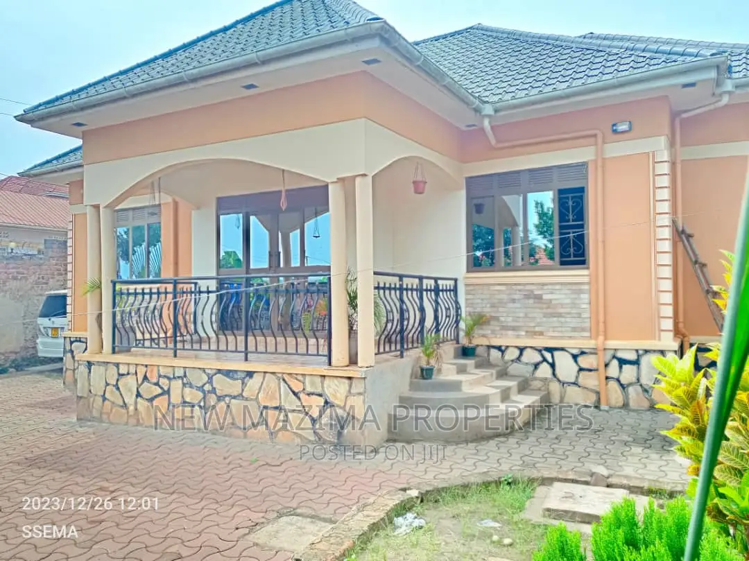 3bdrm Bungalow in Bulenga Town, Division A for sale in Division A