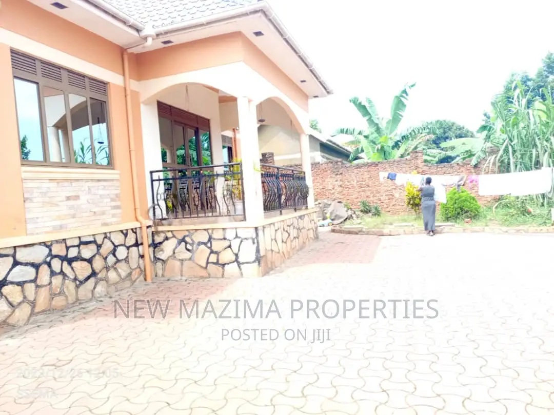3bdrm Bungalow in Bulenga Town, Division A for sale in Division A