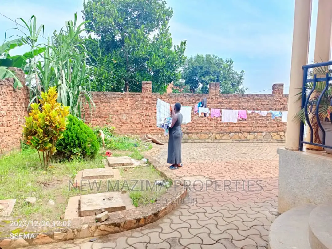 3bdrm Bungalow in Bulenga Town, Division A for sale in Division A