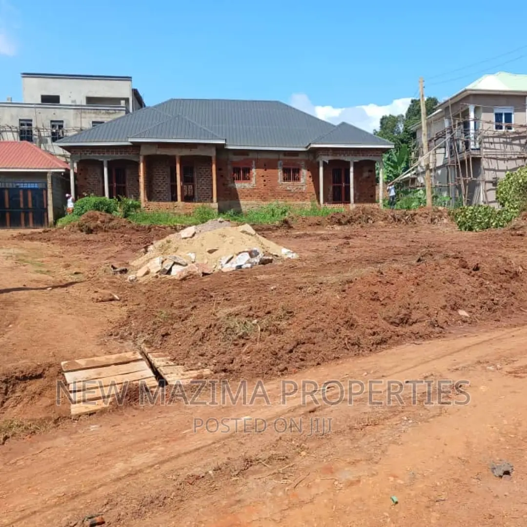 Commercial Plot Measuring Direct on Muram Rd Onsale Busabaal in Division A
