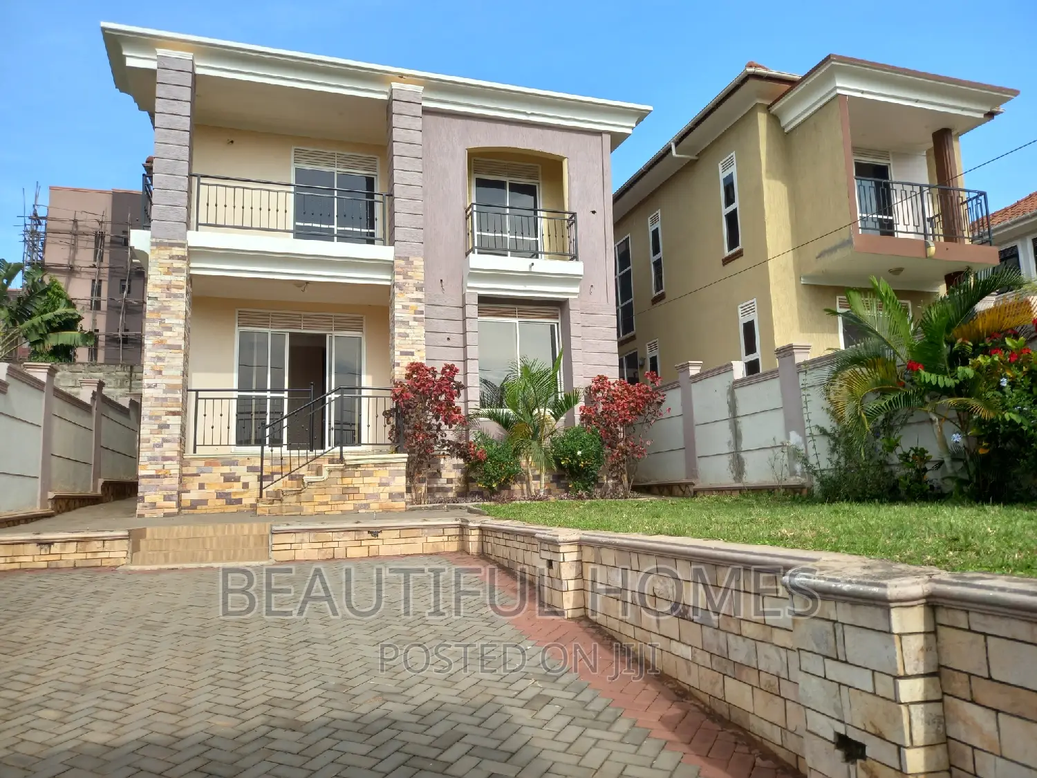 Furnished 4bdrm Duplex in Kira First Class for sale in Kira