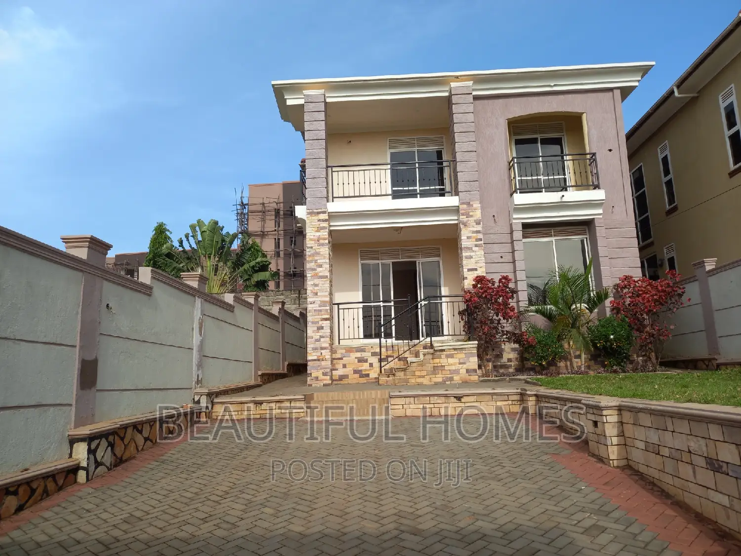Furnished 4bdrm Duplex in Kira First Class for sale in Kira