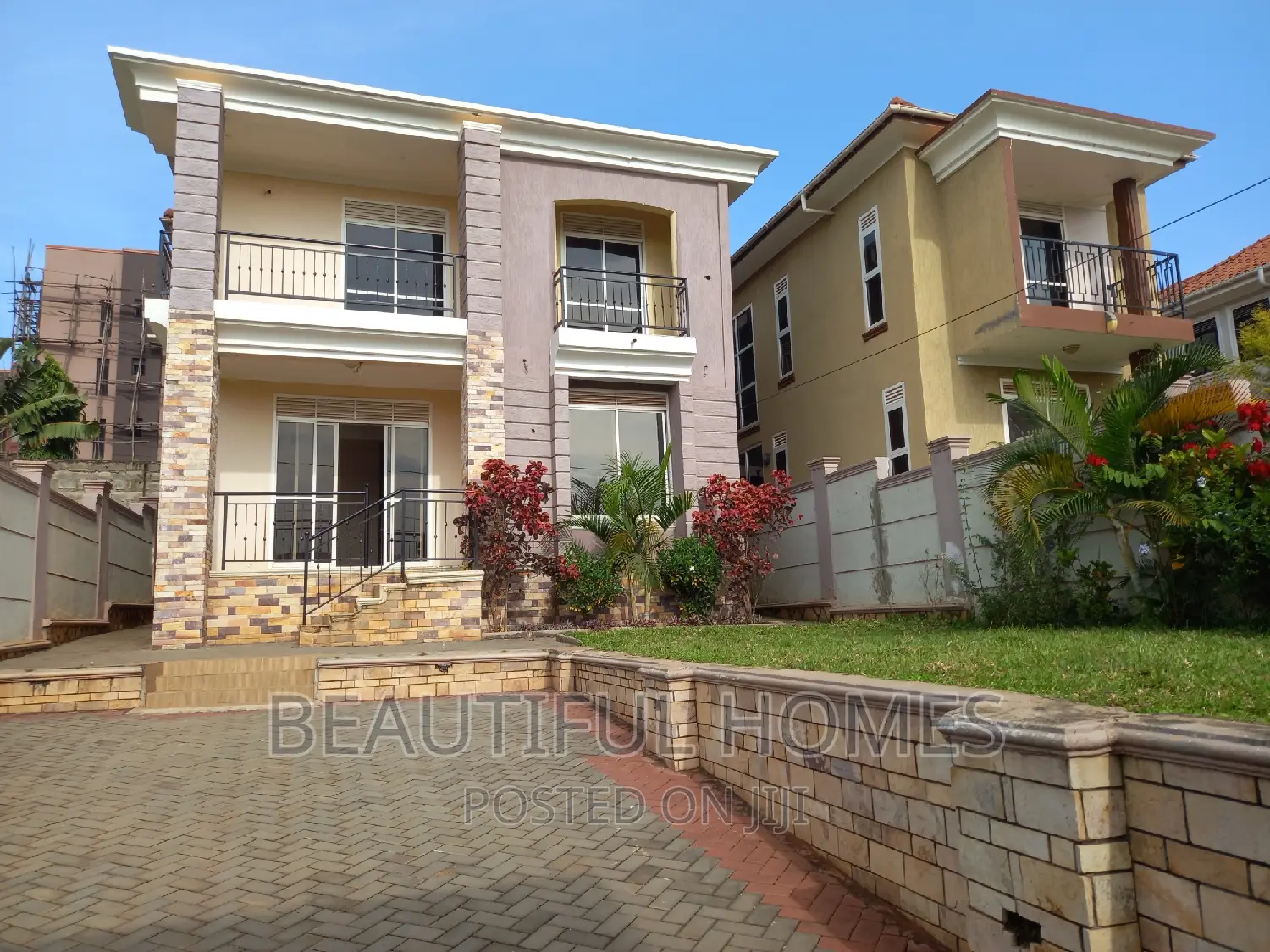 Furnished 4bdrm Duplex in Kira First Class for sale in Kira